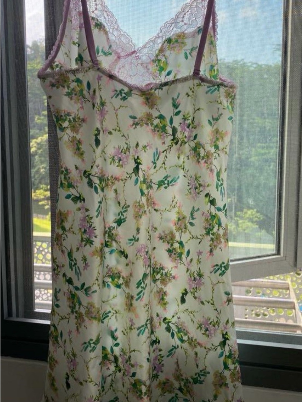 Victoria's Secret Ivory Floral Satin Slip with Pink Lace Trim 2000s Vintage M - Picture 2 of 10